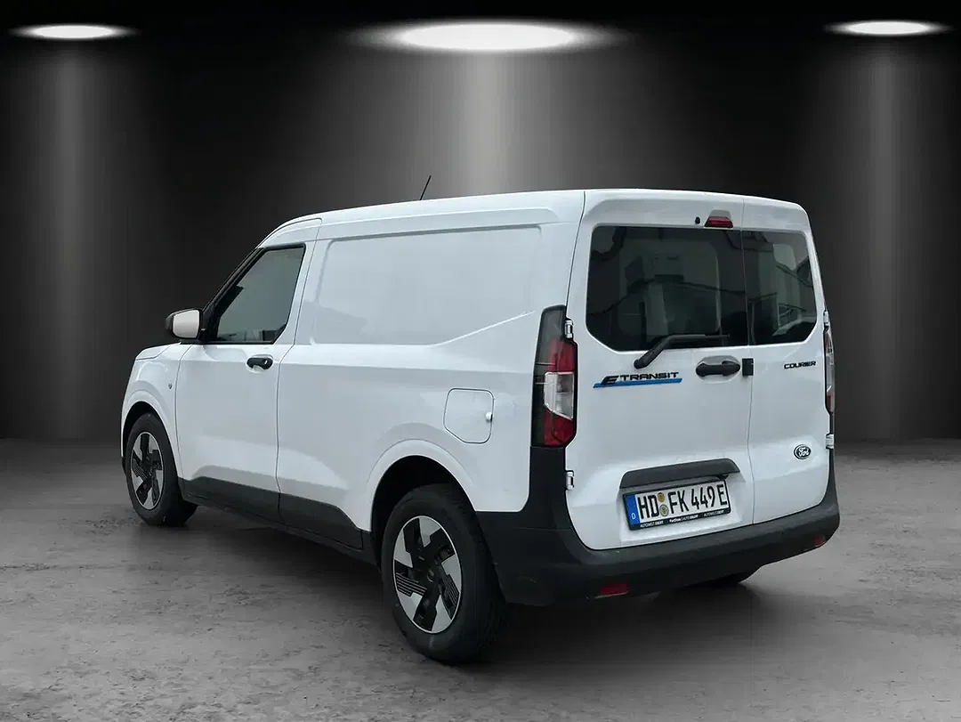 Ford Transit Courier - Thumbnail 3