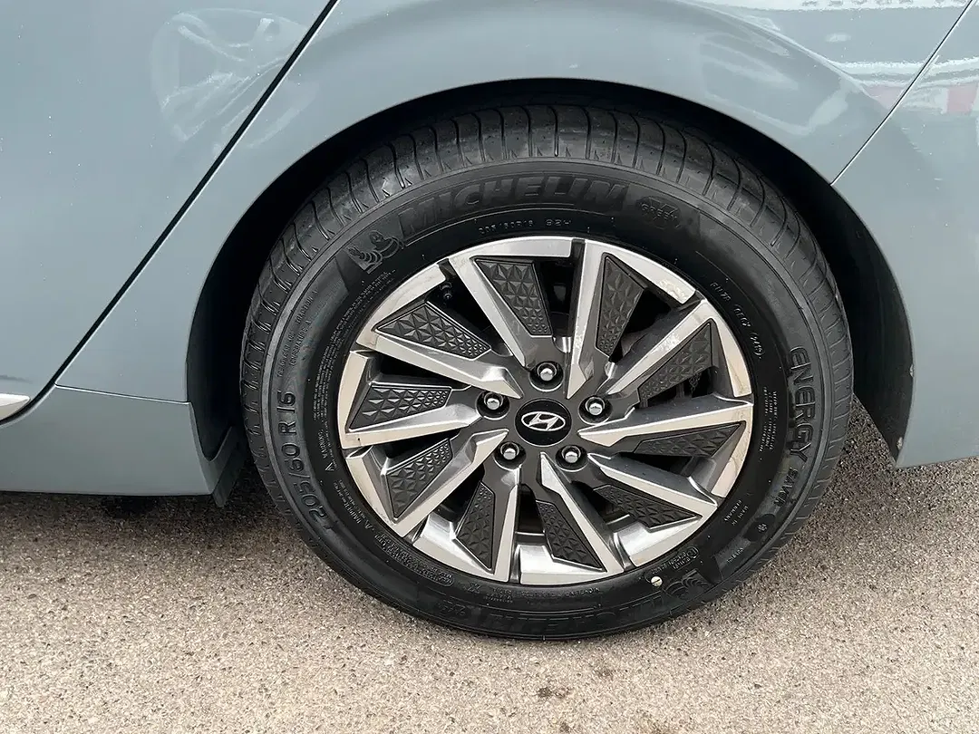 Hyundai IONIQ PHEV Hybrid Premium - Thumbnail 14