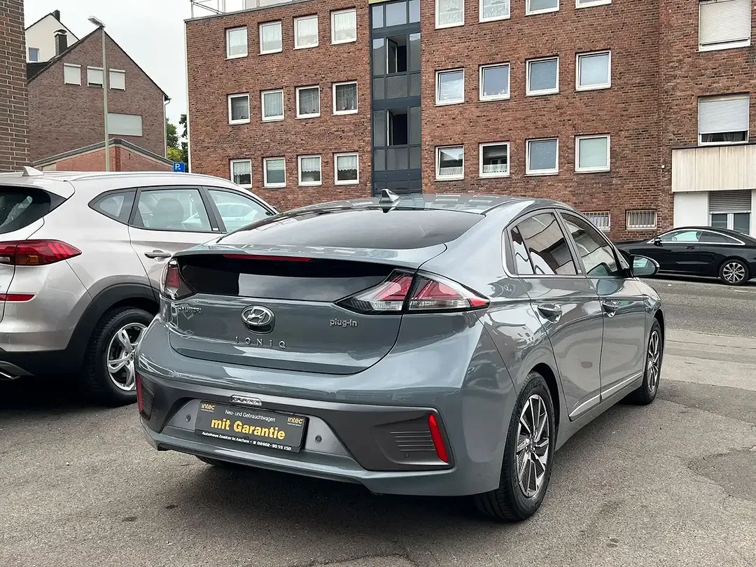 Hyundai IONIQ PHEV Hybrid Premium - Thumbnail 9