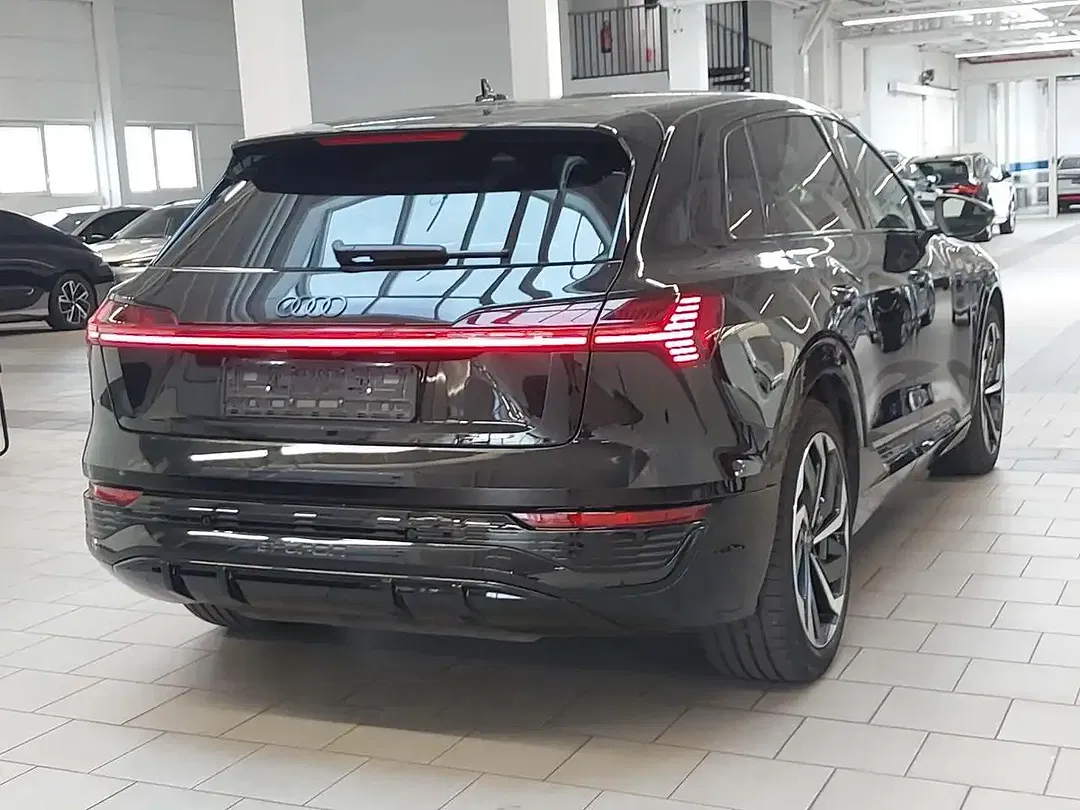 Audi Q8 e-tron 50 Matrix LED S line - Thumbnail 7