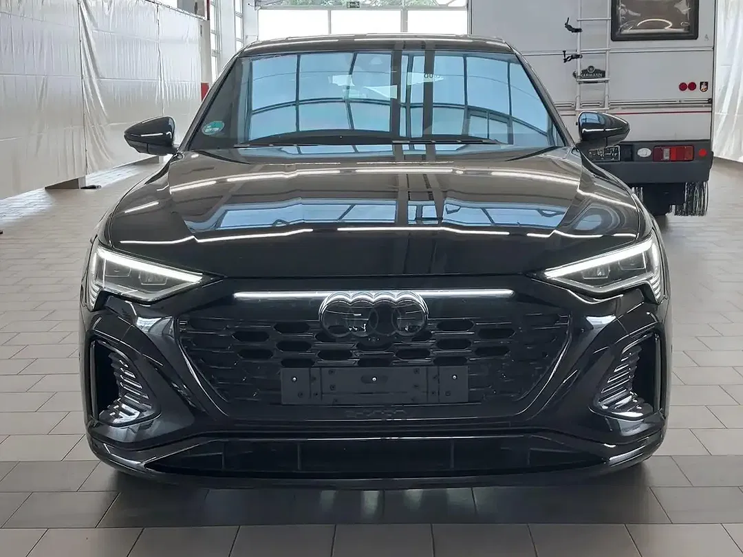 Audi Q8 e-tron 50 Matrix LED S line - Thumbnail 4