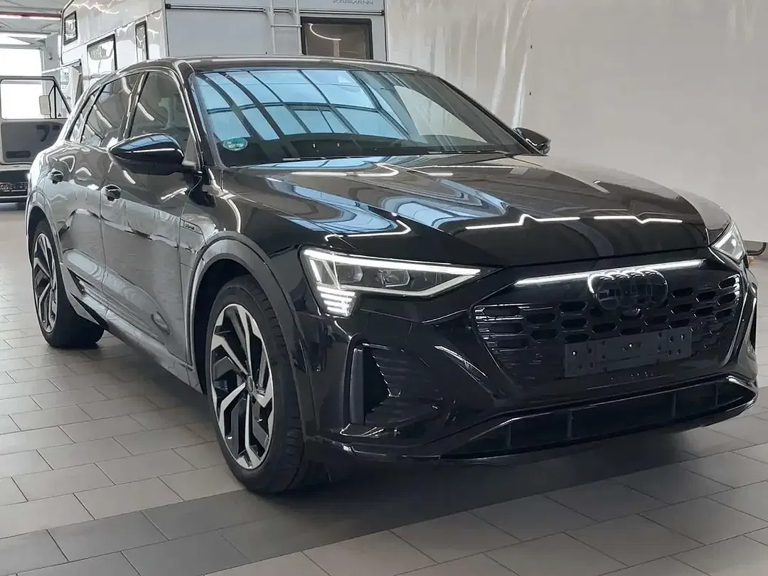 Audi Q8 e-tron 50 Matrix LED S line - Thumbnail 5