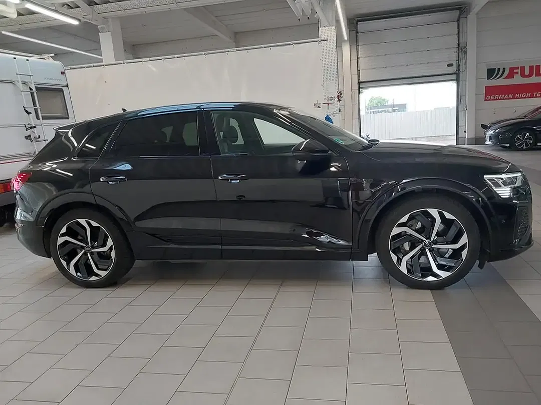 Audi Q8 e-tron 50 Matrix LED S line - Thumbnail 6