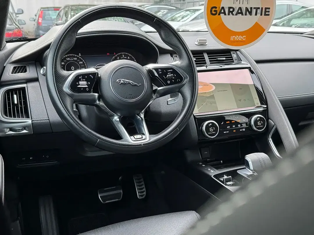 Jaguar E-Pace PHEV - foto 15