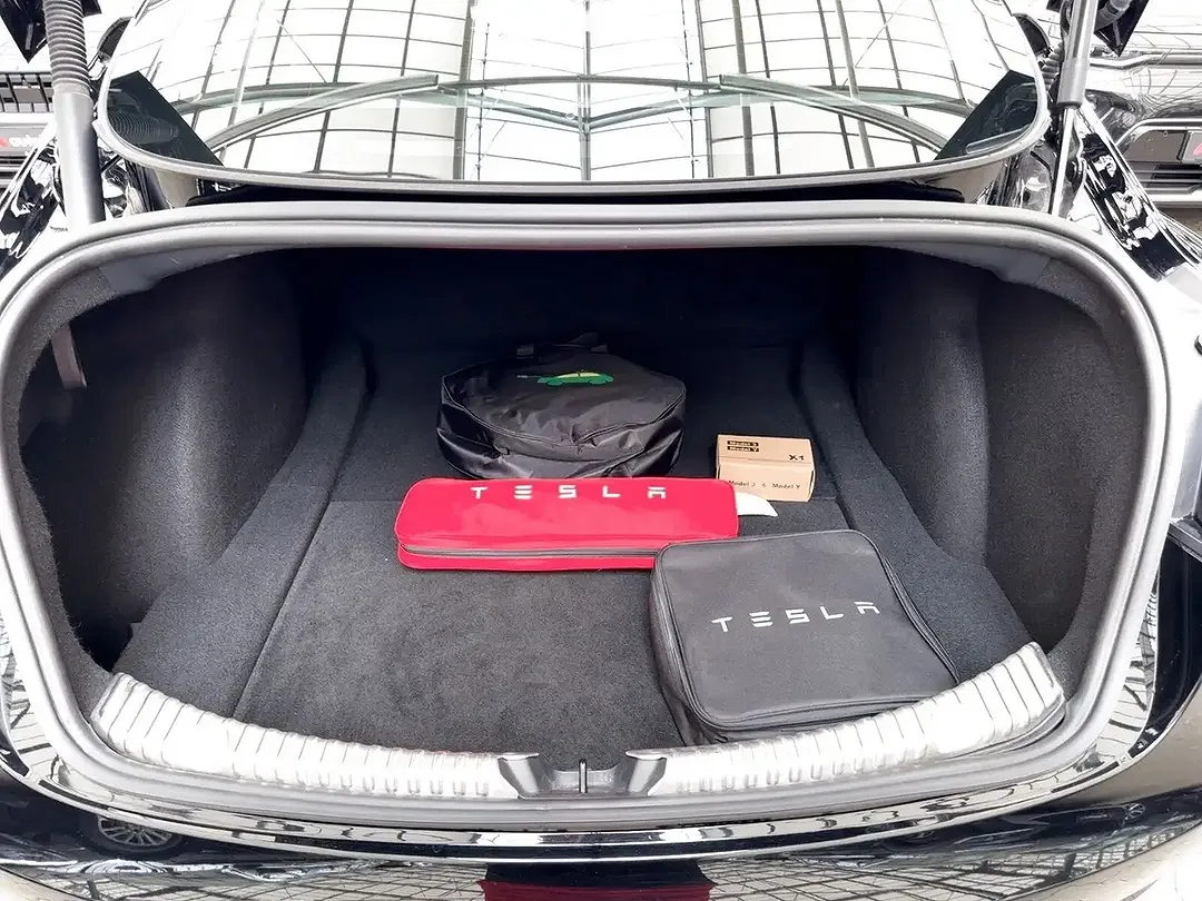 Tesla Model 3 75 kWh Dual Motor Long Range - Thumbnail 6