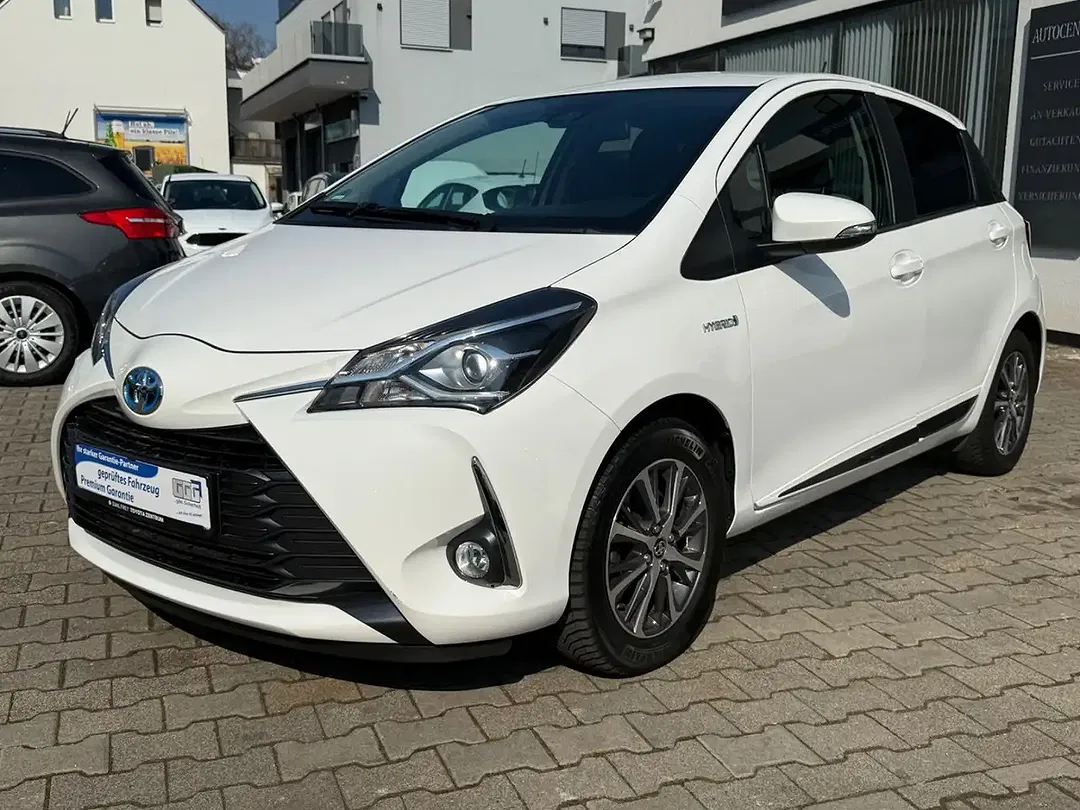 Toyota Yaris Hybrid Team Deutschland - Thumbnail 3