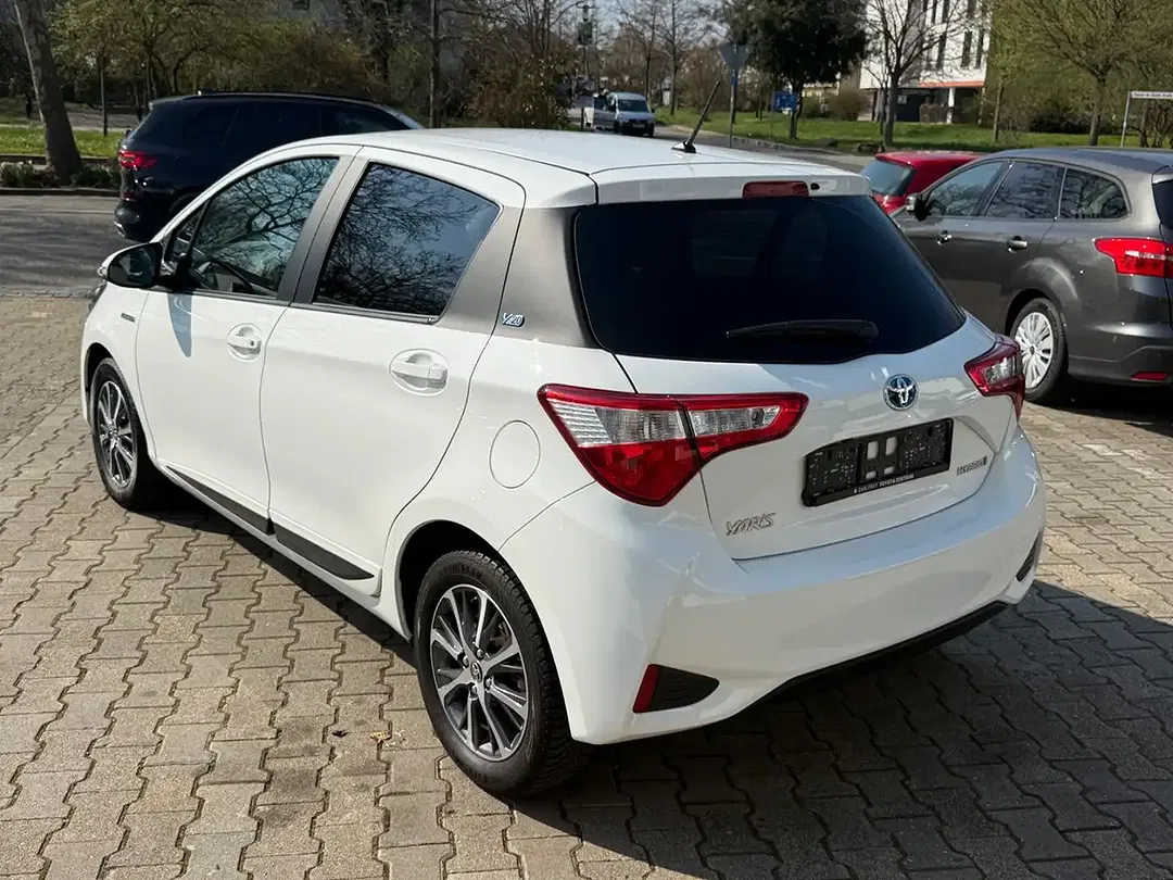 Toyota Yaris Hybrid Team Deutschland - Thumbnail 4