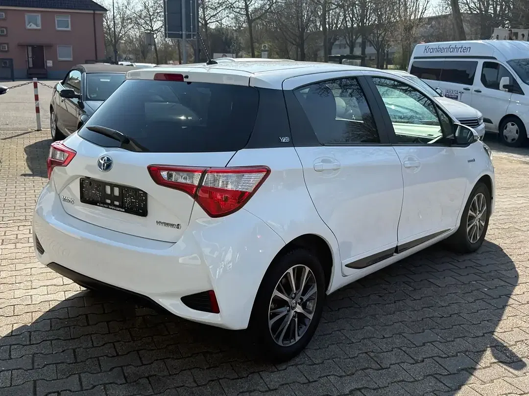 Toyota Yaris Hybrid Team Deutschland - Thumbnail 5