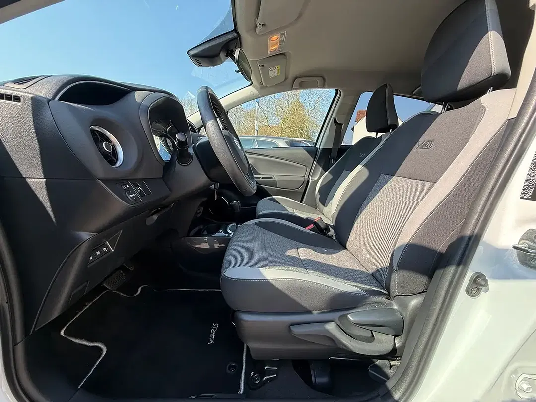 Toyota Yaris Hybrid Team Deutschland - Thumbnail 7