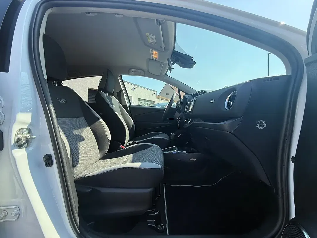 Toyota Yaris Hybrid Team Deutschland - Thumbnail 8