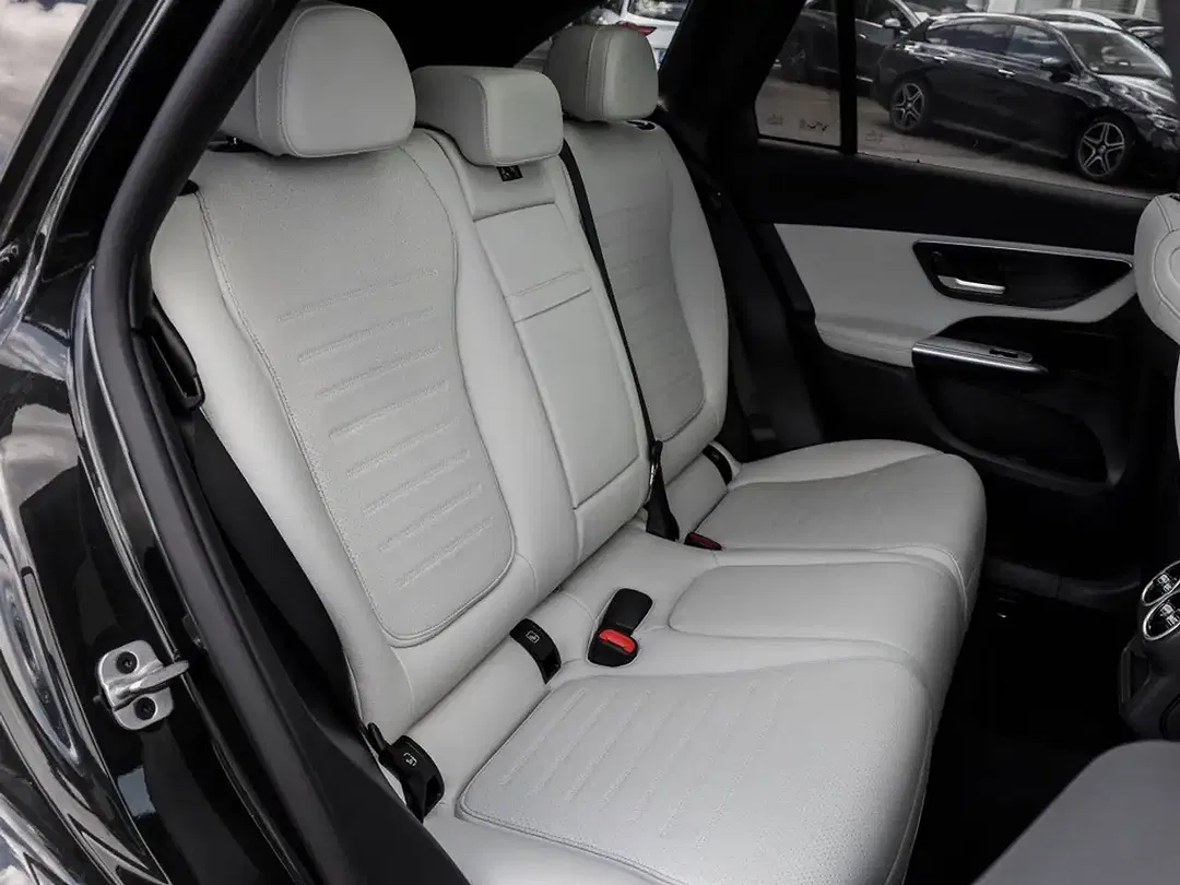 Mercedes-Benz GLC 300 4MATIC - Thumbnail 4
