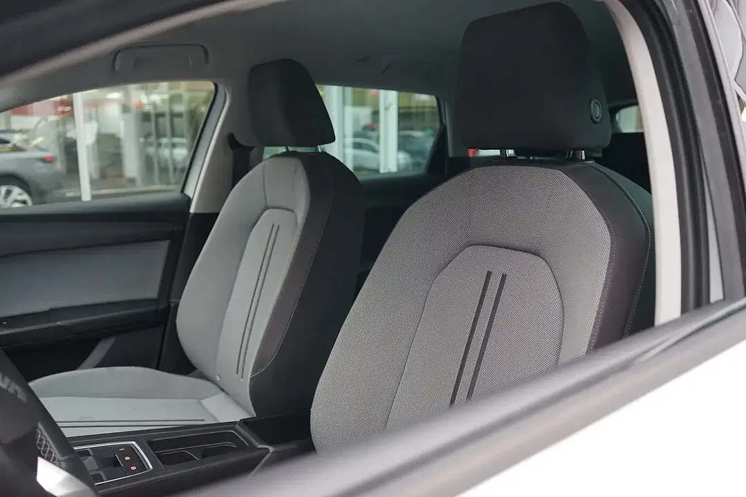 SEAT Leon 1.5 eTSI Style - Thumbnail 9