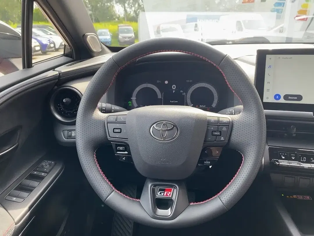 Toyota C-HR PHEV GR Sport - Thumbnail 10