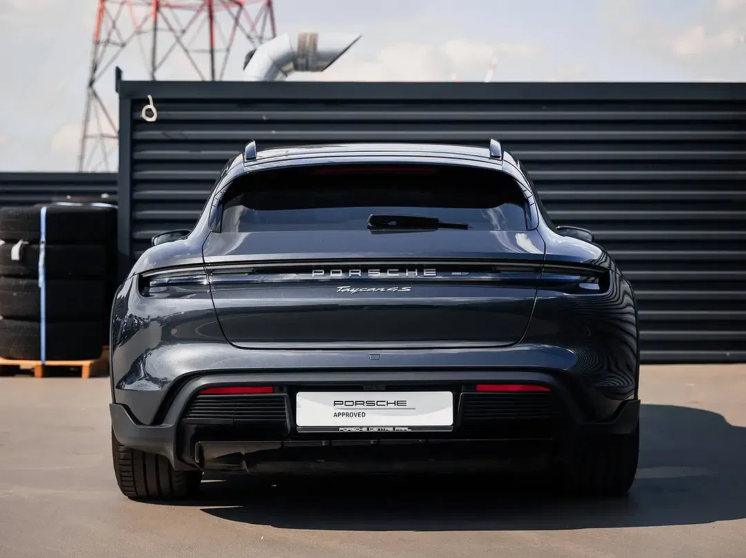 Porsche Taycan Cross Turismo - Thumbnail 10