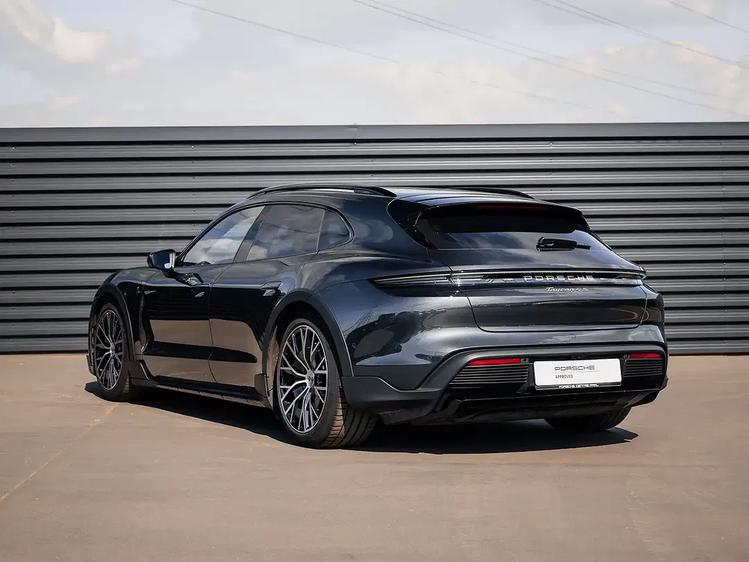 Porsche Taycan Cross Turismo - Thumbnail 11