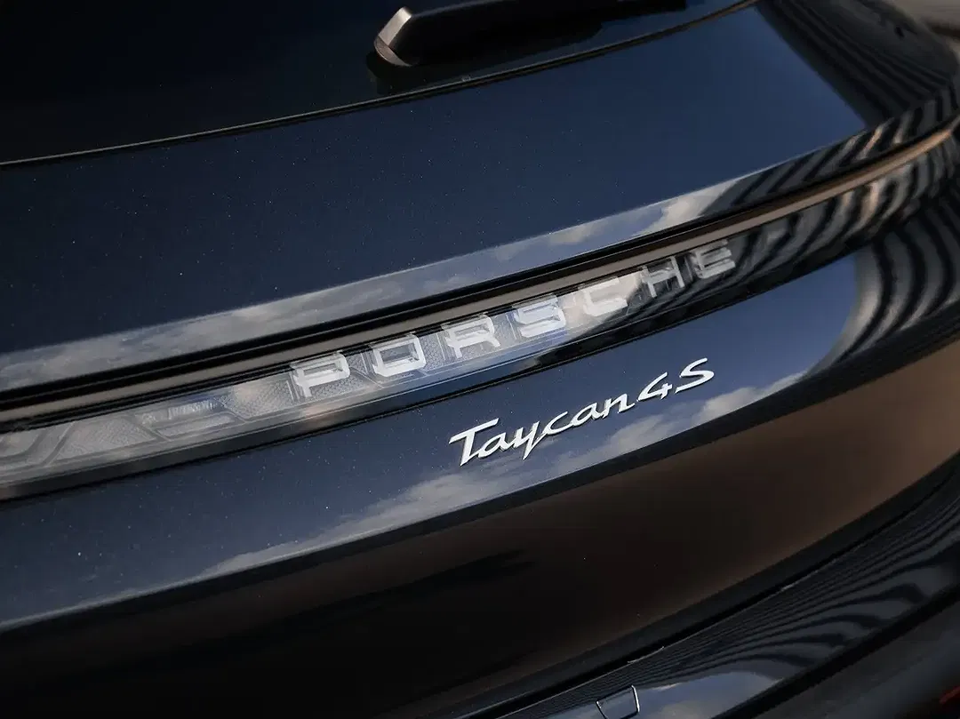 Porsche Taycan Cross Turismo - Thumbnail 12