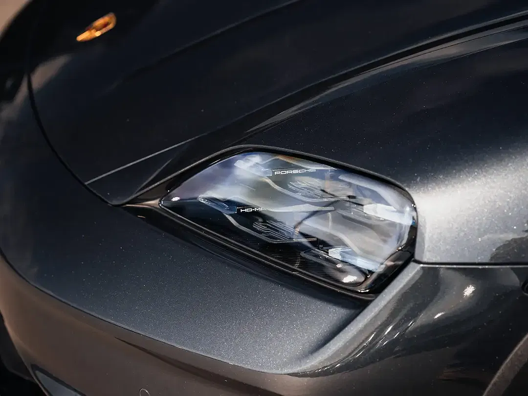 Porsche Taycan Cross Turismo - Thumbnail 4