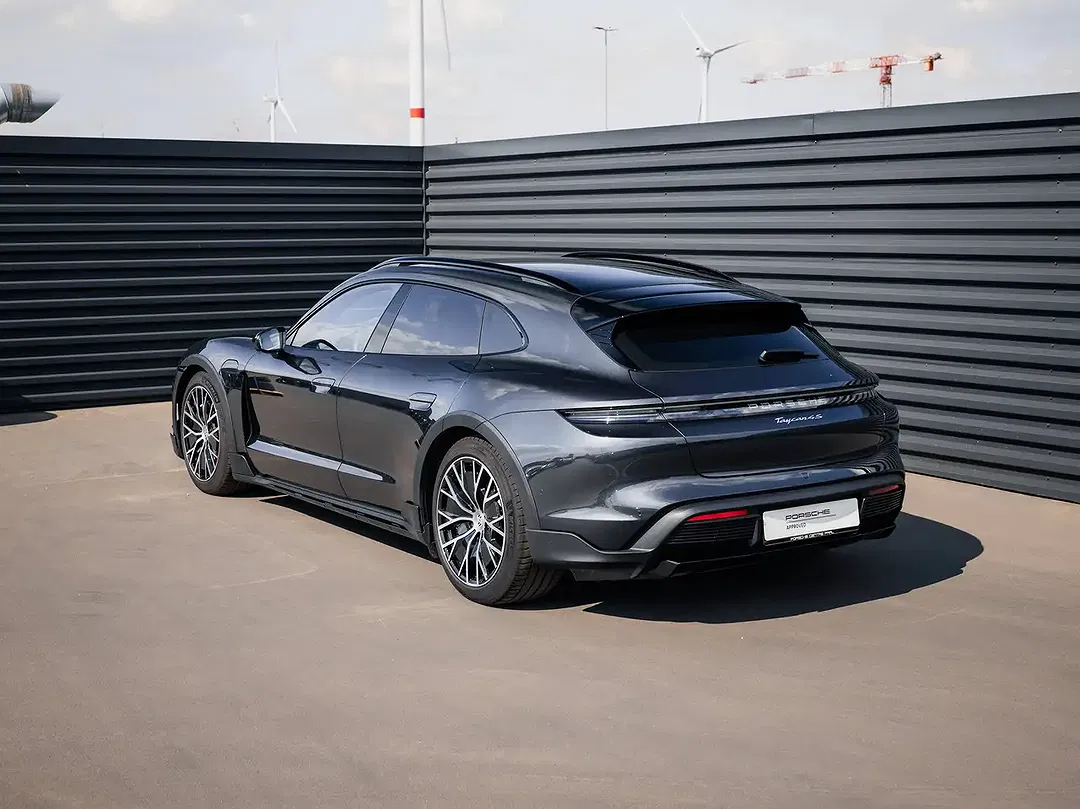 Porsche Taycan Cross Turismo - Thumbnail 8