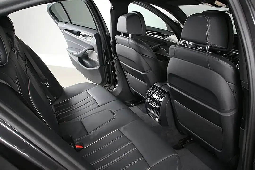 BMW M550 - Thumbnail 4