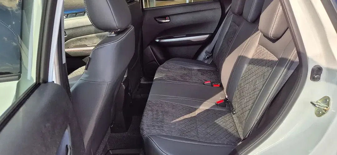 Suzuki Vitara 1.4 AllGrip Comfort+ - Thumbnail 7