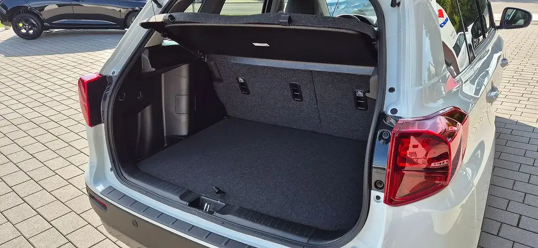 Suzuki Vitara 1.4 AllGrip Comfort+ - Thumbnail 9