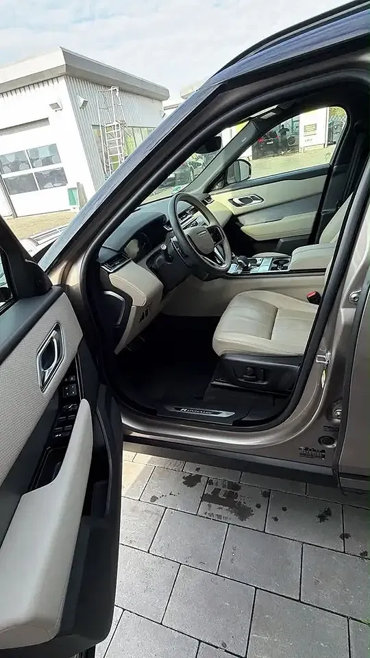 Land Rover Range Rover Velar R-Dynamic SE - Thumbnail 12