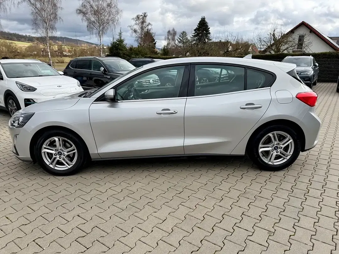 Ford Focus Cool & Connect - Thumbnail 3