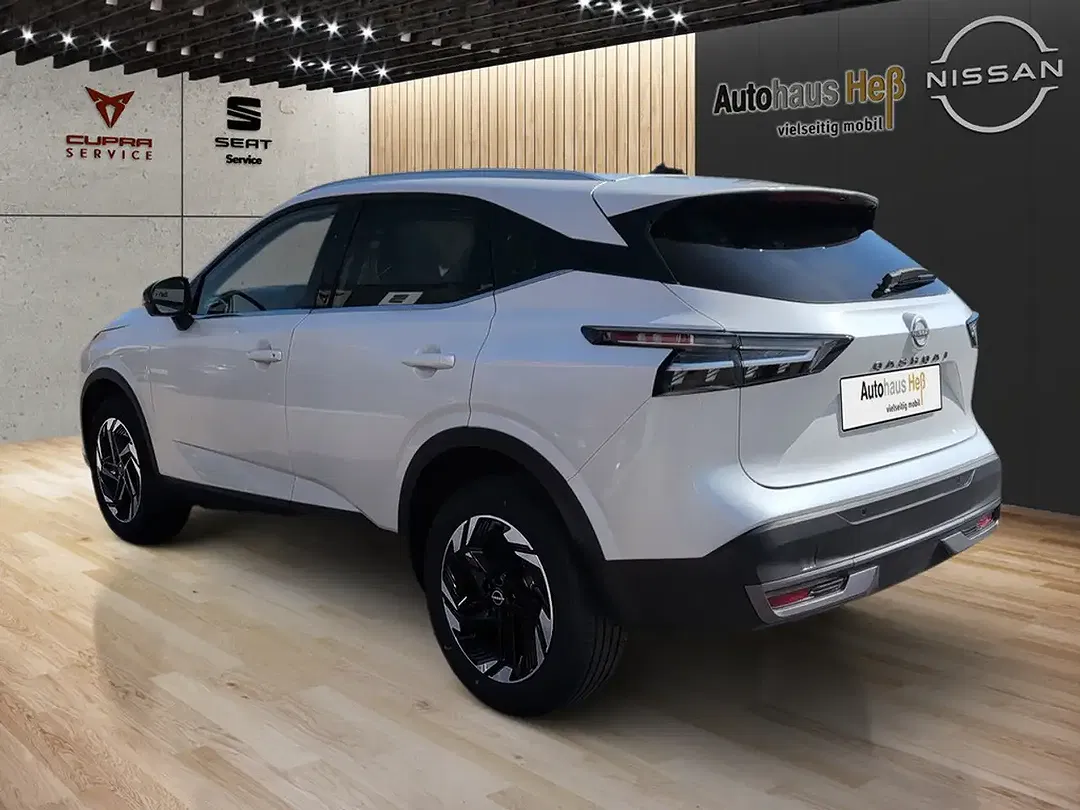 Nissan Qashqai 1.3 N-Connecta - Thumbnail 8