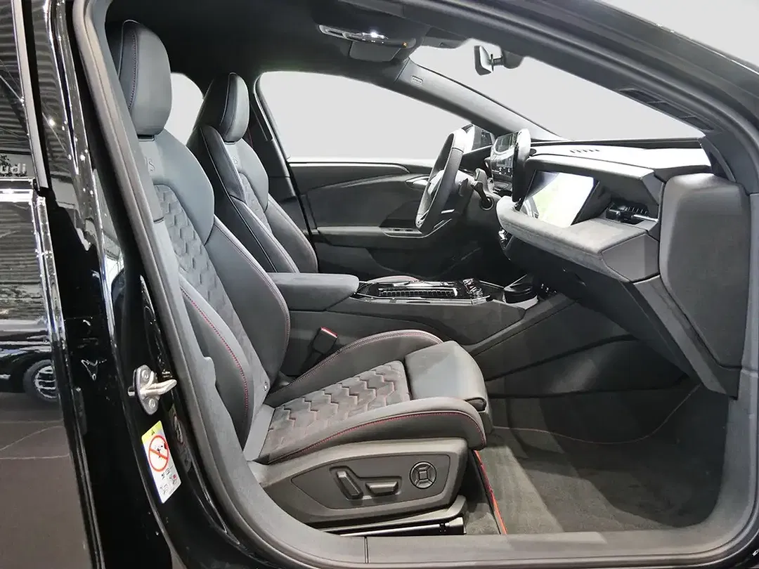 Audi A6 e-tron Avant S line - Thumbnail 7