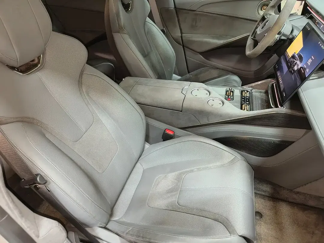 Lotus Eletre R - Thumbnail 4