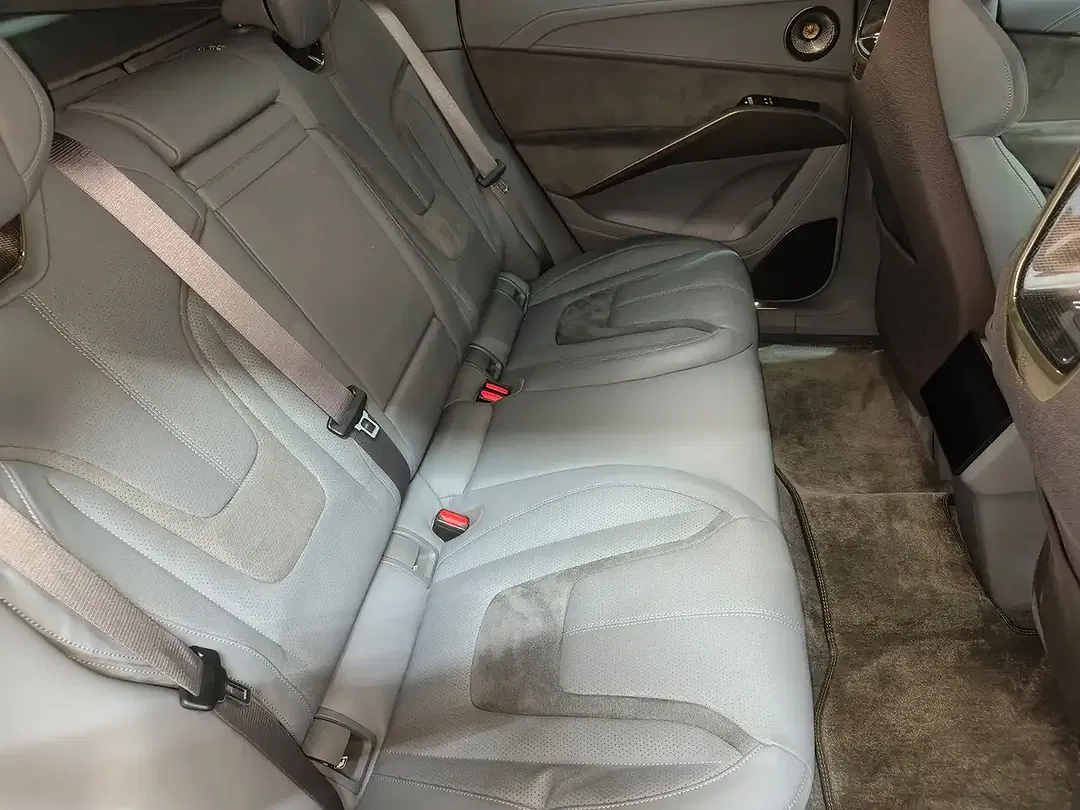 Lotus Eletre R - Thumbnail 5