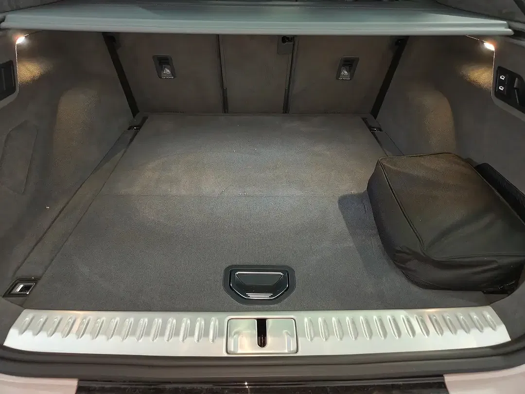 Lotus Eletre R - Thumbnail 6