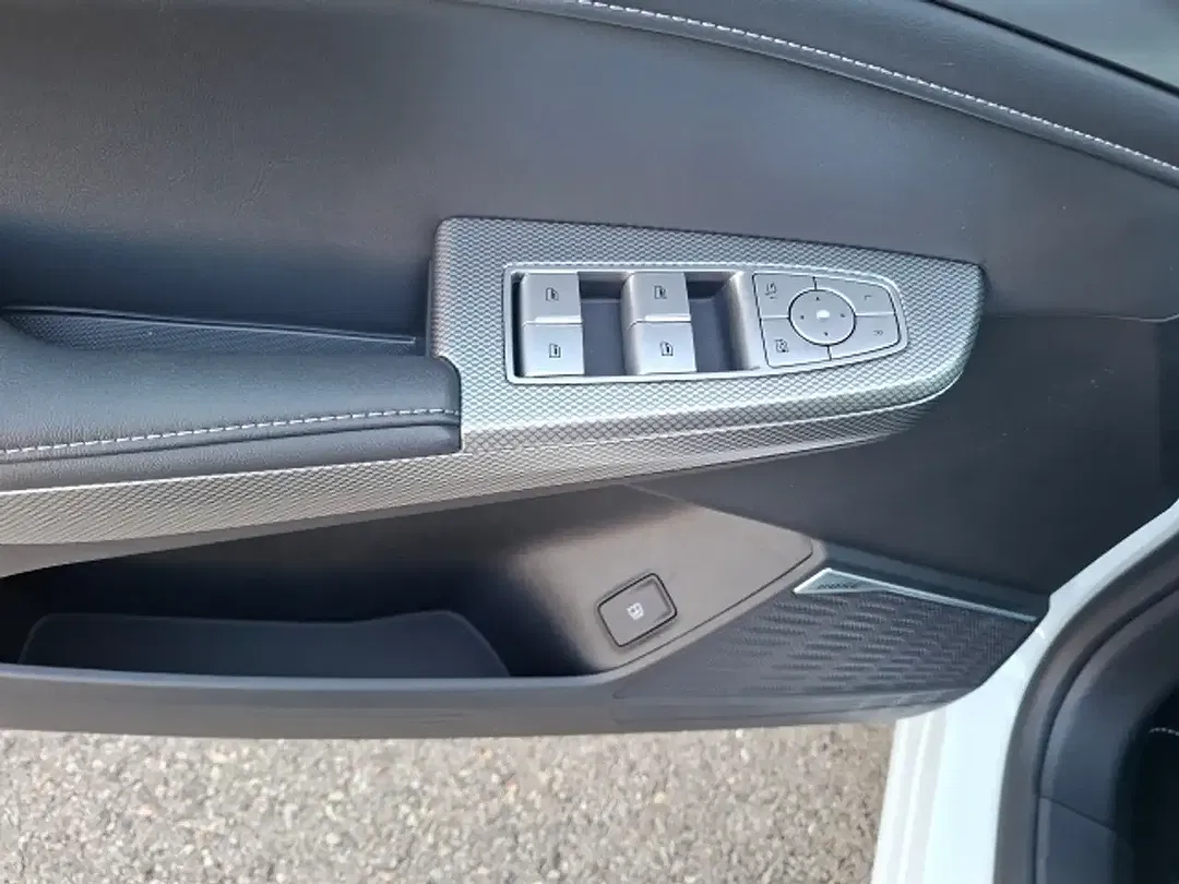 MG MGS9 PHEV Luxury - Thumbnail 14