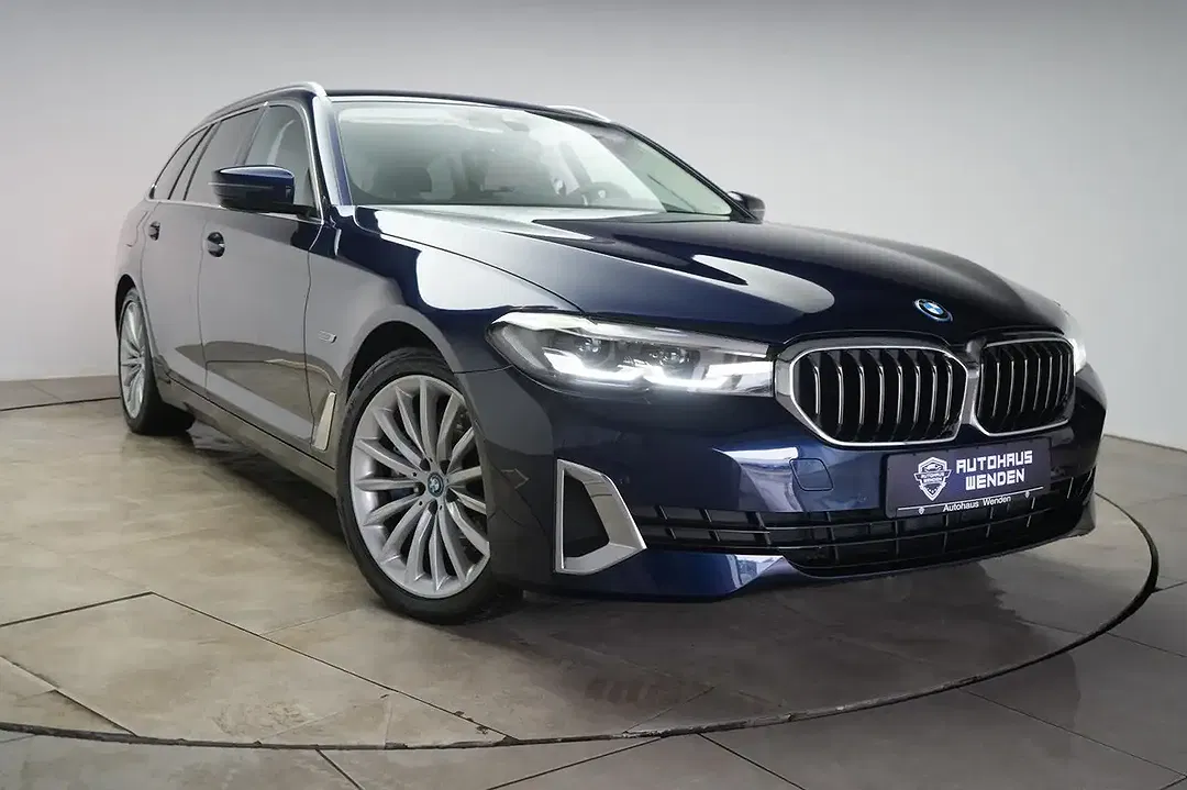 BMW 530 Touring Luxury Line - Thumbnail 1