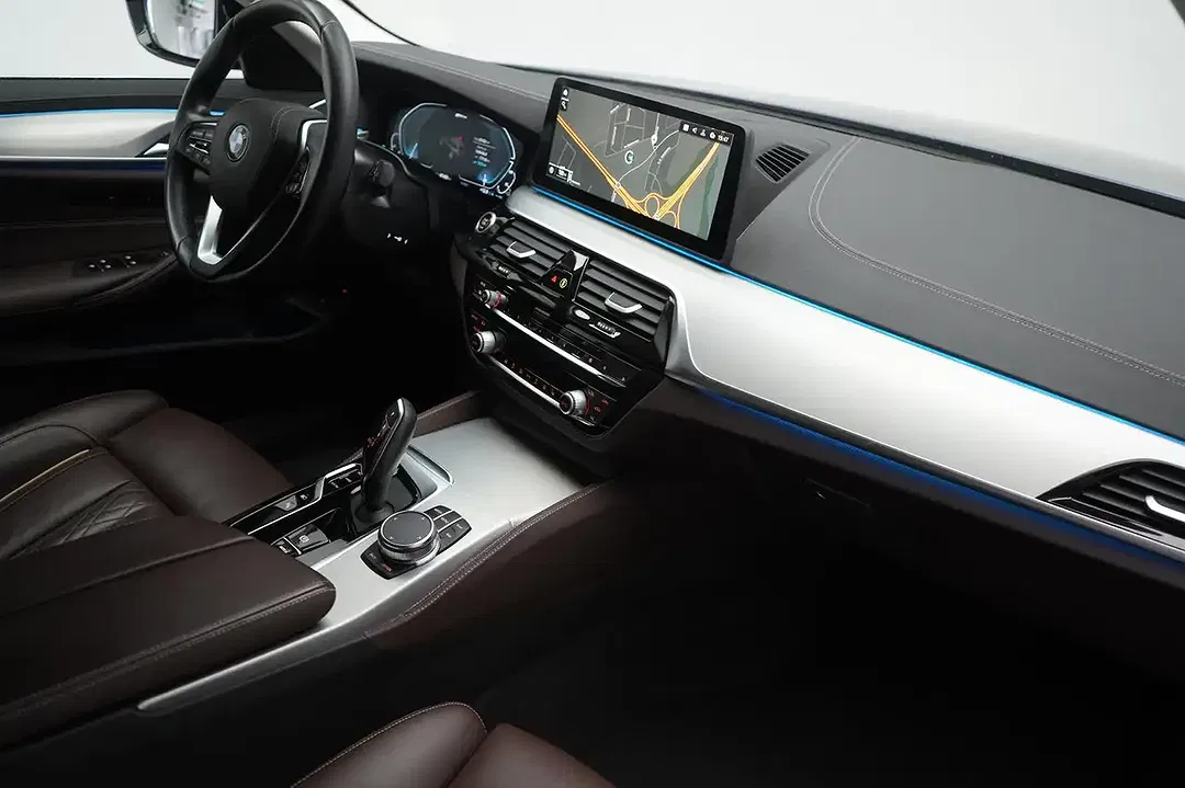 BMW 530 Touring Luxury Line - Thumbnail 10