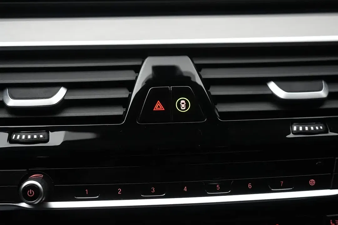 BMW 530 Touring Luxury Line - Thumbnail 26