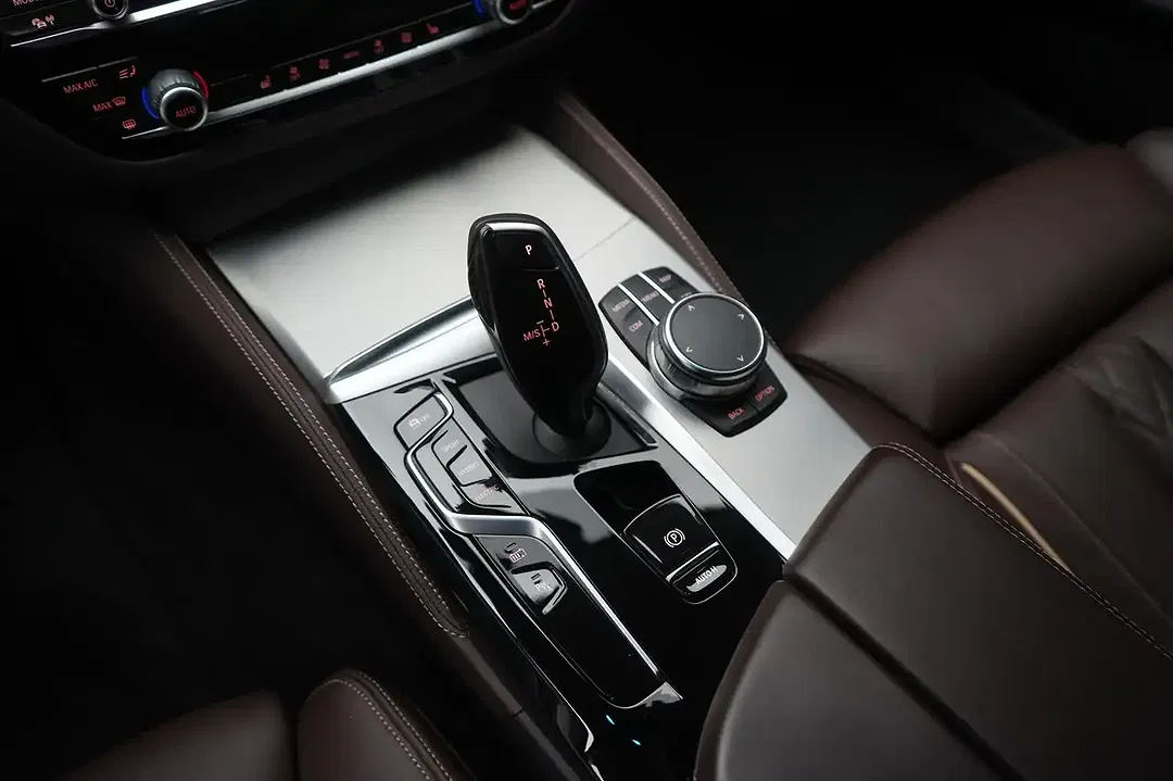 BMW 530 Touring Luxury Line - Thumbnail 27