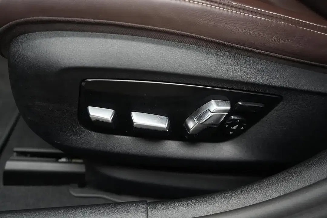 BMW 530 Touring Luxury Line - Thumbnail 38