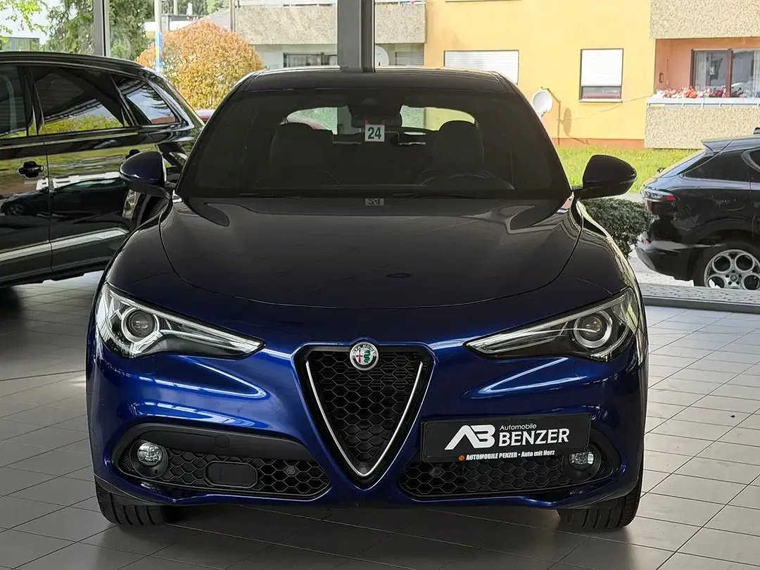 Alfa Romeo Stelvio Q4 Ti - Thumbnail 3