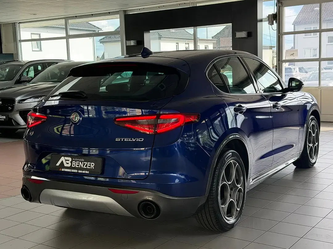 Alfa Romeo Stelvio Q4 Ti - Thumbnail 8