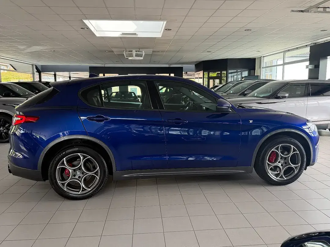 Alfa Romeo Stelvio Q4 Ti - Thumbnail 9