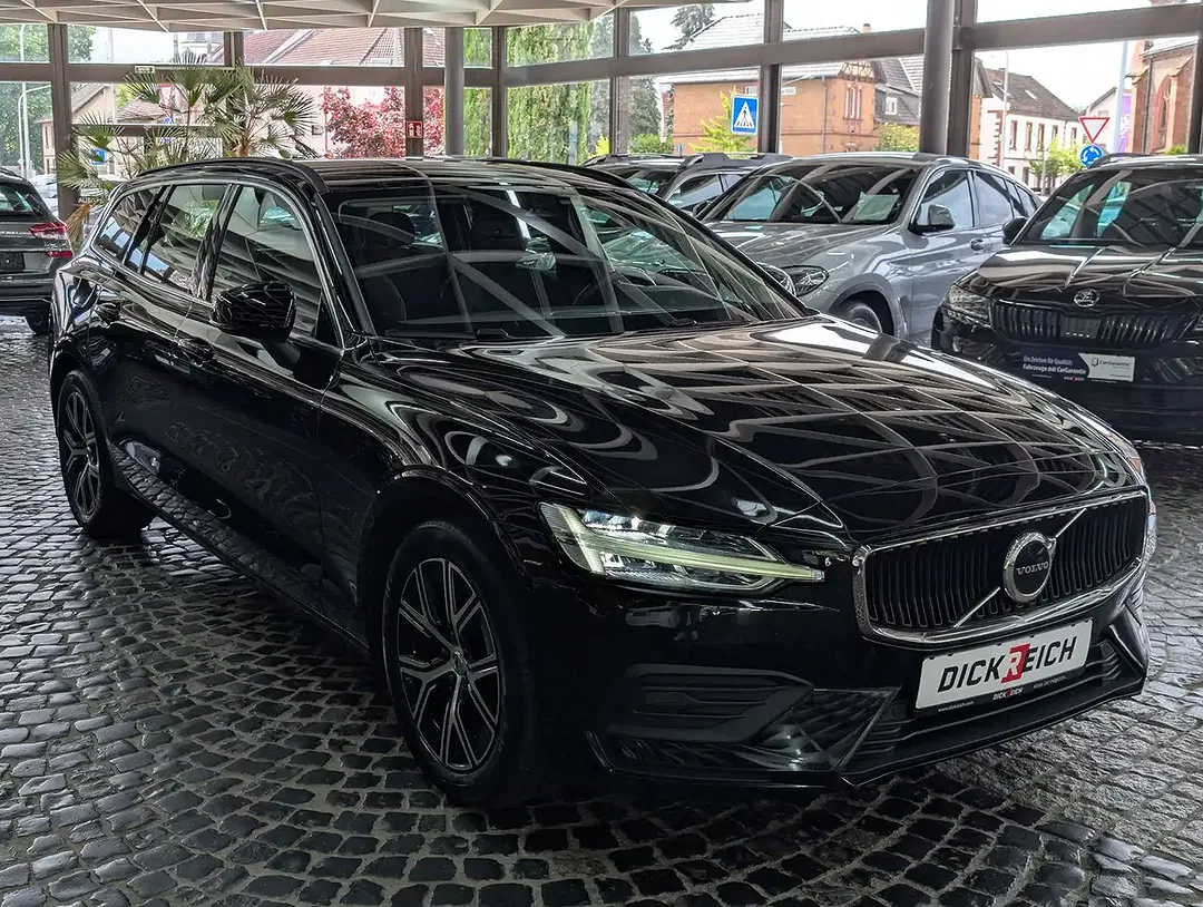 Volvo V60 B3 2.0 MHEV Core - foto 1