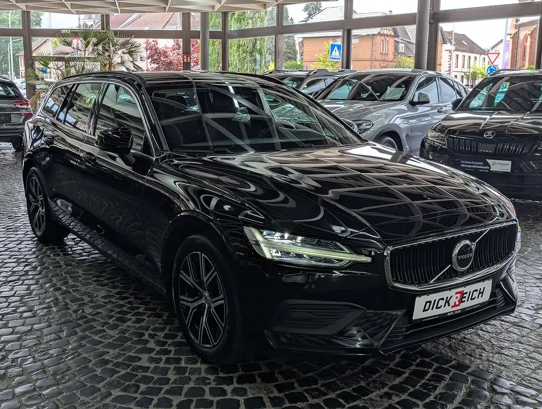Volvo V60 B3 2.0 MHEV Core - Afbeelding 1