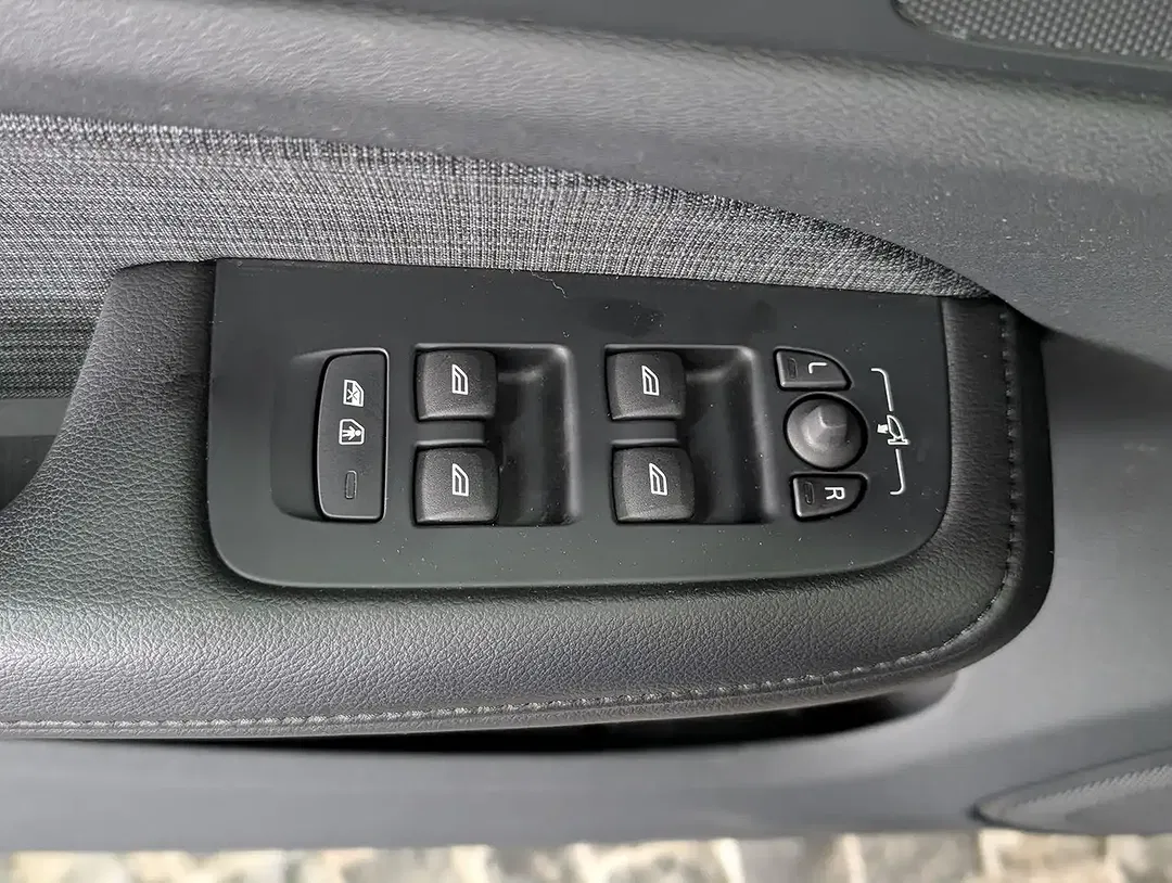Volvo V60 B3 2.0 MHEV Core - Thumbnail 10