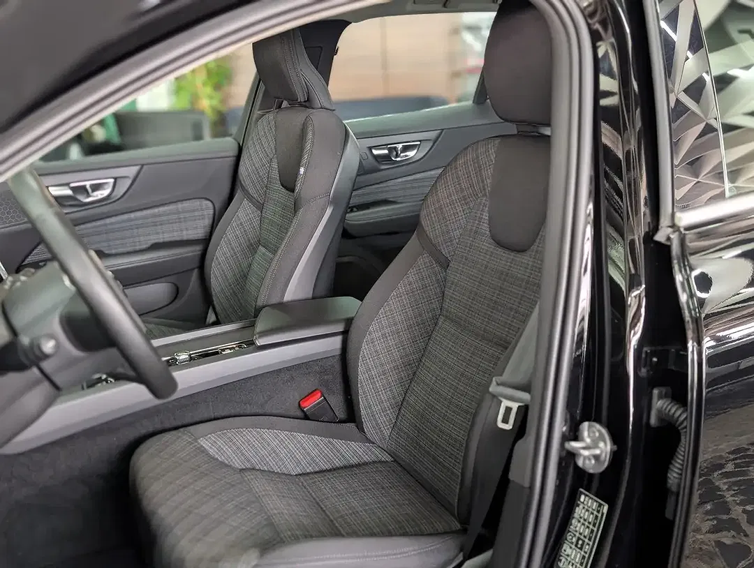 Volvo V60 B3 2.0 MHEV Core - Thumbnail 12