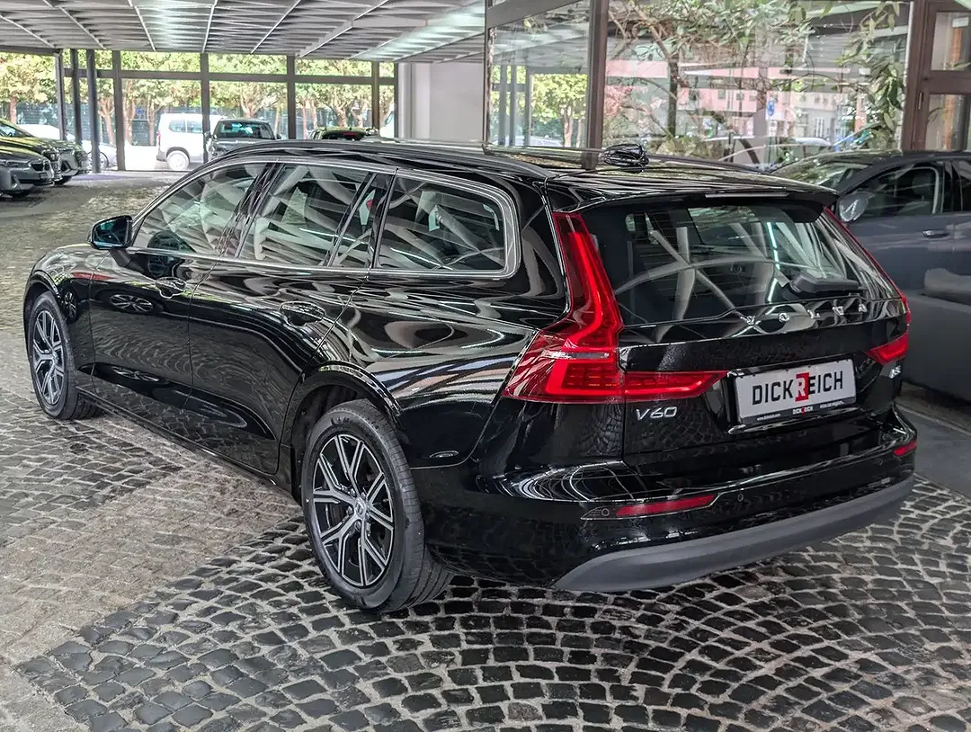 Volvo V60 B3 2.0 MHEV Core - Thumbnail 5