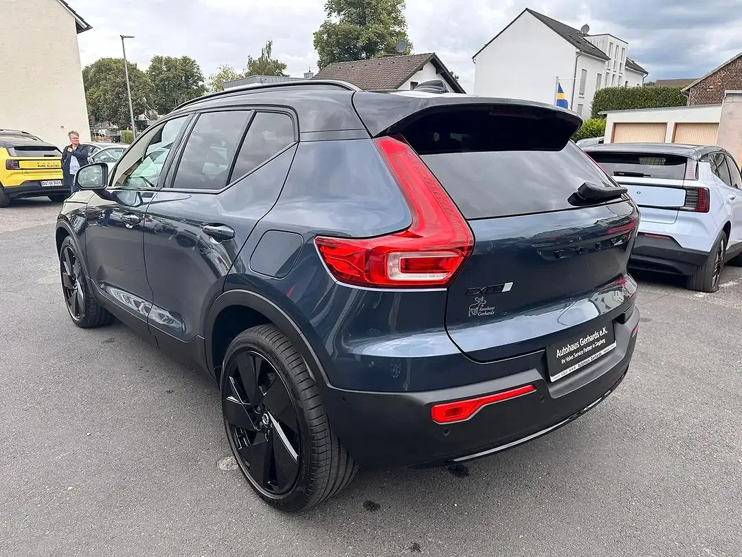 Volvo EX40 Ultra Black Edition - Thumbnail 11