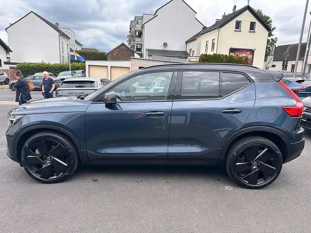 Volvo EX40 Ultra Black Edition - Thumbnail 12