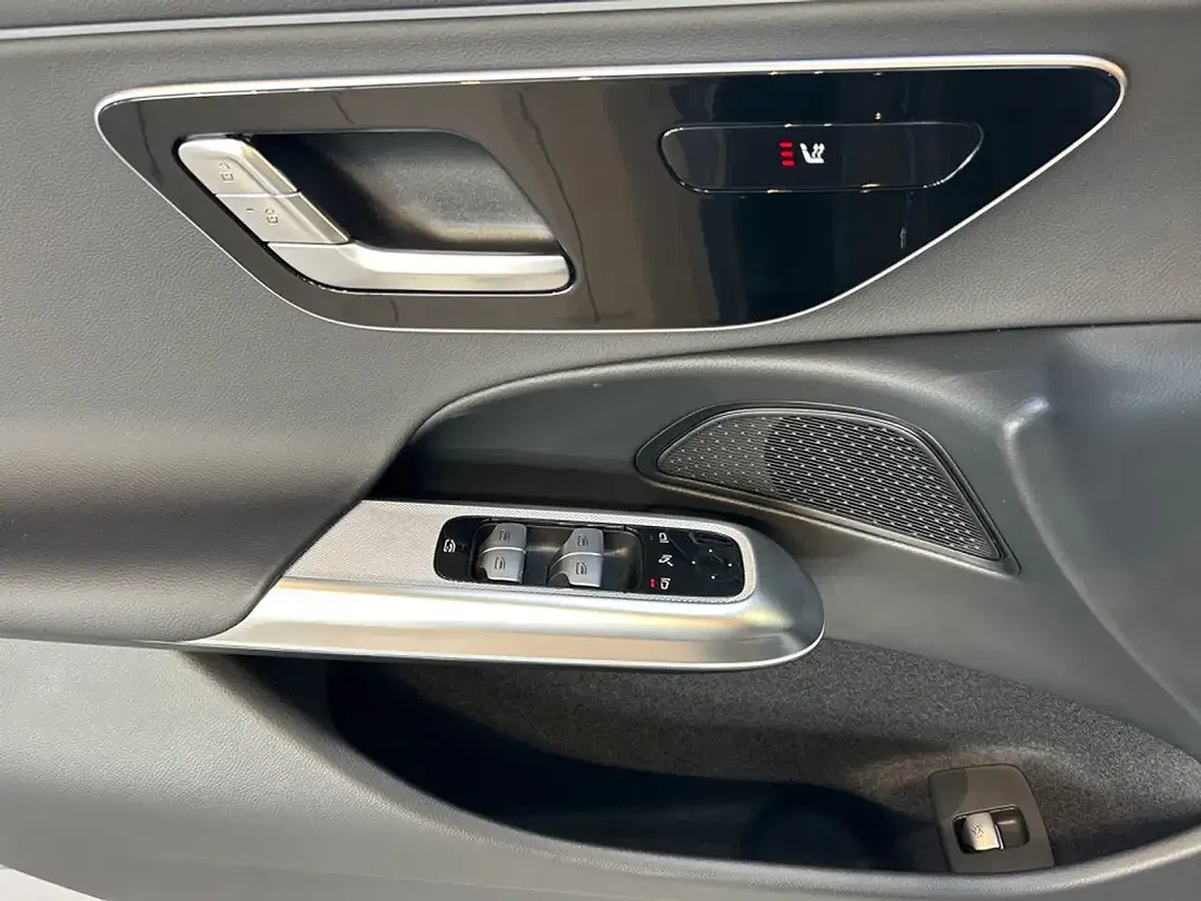 Mercedes-Benz E 220 MBUX Avantgarde - Thumbnail 15