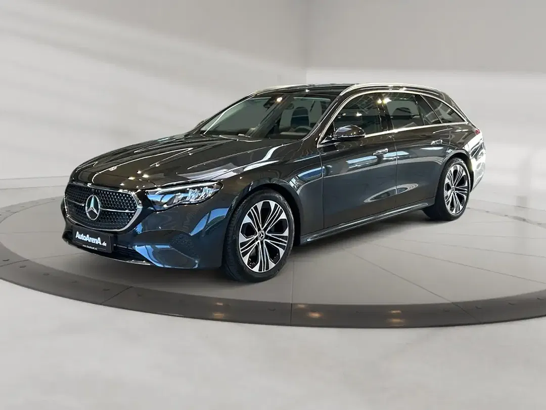 Mercedes-Benz E 220 MBUX Avantgarde - foto 1